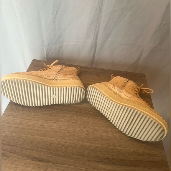 Women's Tan Platform Boots - Picture 4 of 9